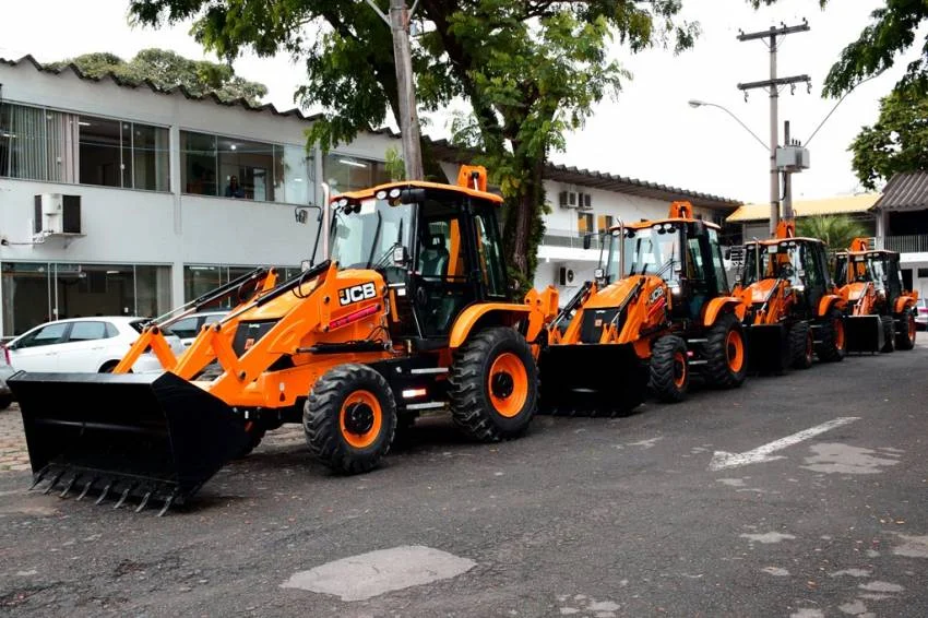Frota Resende Novas Mquinas Escavadeiras