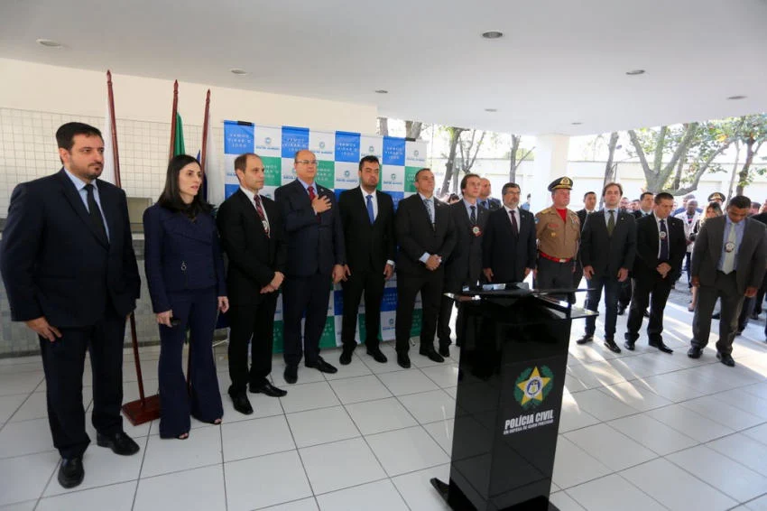 Quarenta toneladas de produtos falsificados são destruídas pela Polícia Civil