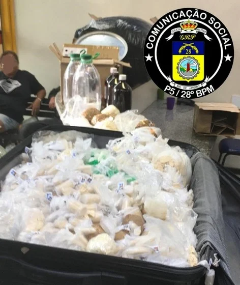 Polícia estoura refinaria de drogas no Vila Orlandélia em Barra Mansa
