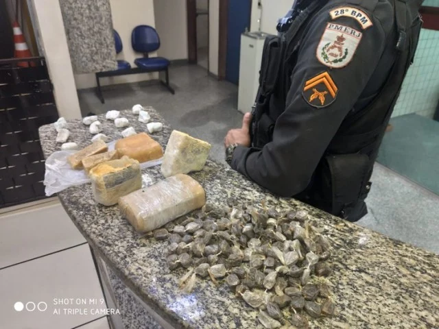 Crack, Maconha e Cocaína, grande apreensão de drogas no Jardim América em Barra Mansa